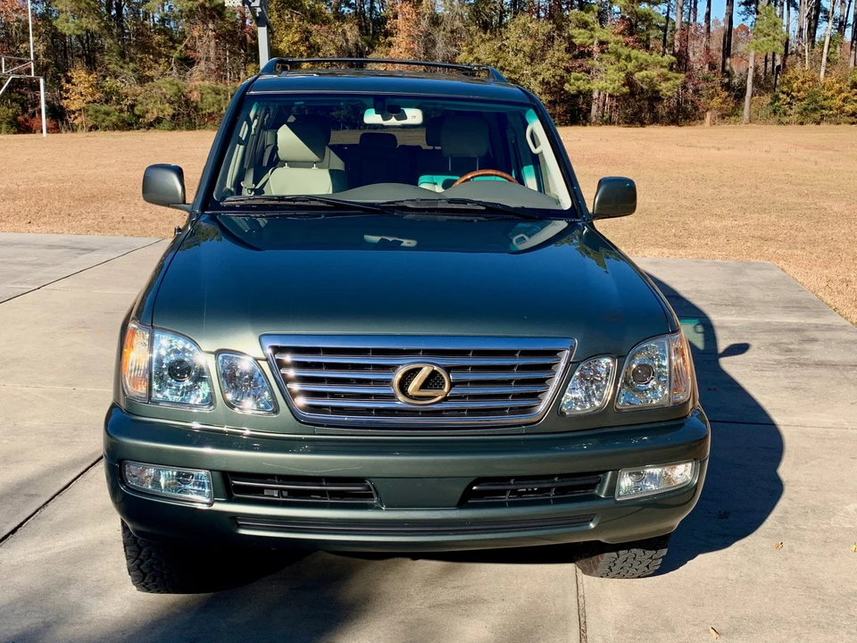 2007 Lexus LX 2nd Gen - Image 11 of 31