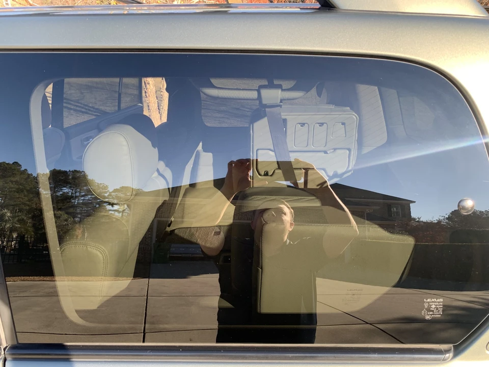 2007 Lexus LX 2nd Gen - Image 28 of 31