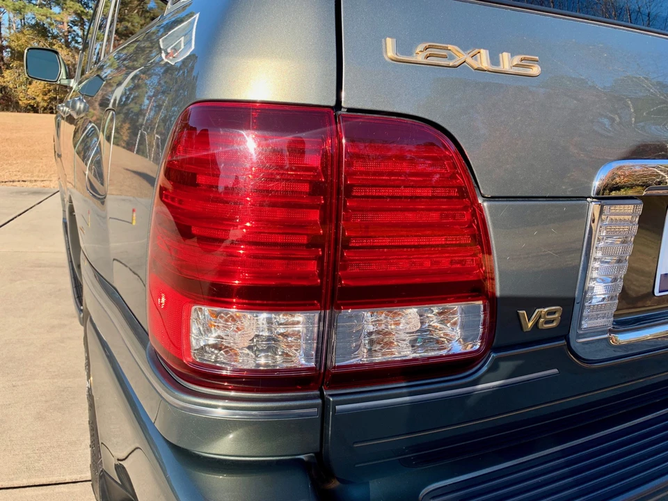 2007 Lexus LX 2nd Gen - Image 17 of 31