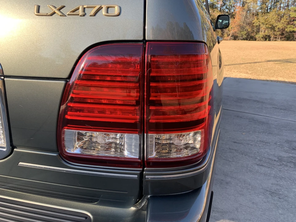 2007 Lexus LX 2nd Gen - Image 18 of 31