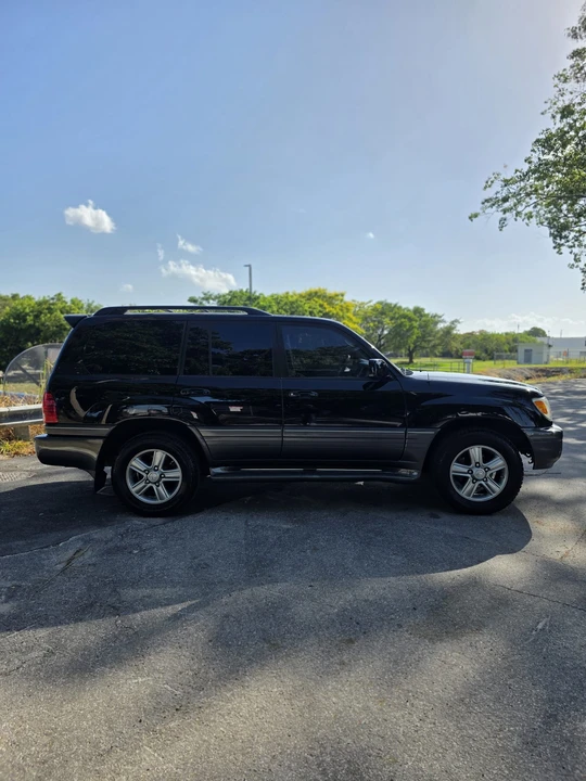 2007 Lexus LX 2nd Gen - Image 11 of 31