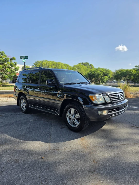 2007 Lexus LX 2nd Gen - Image 9 of 31