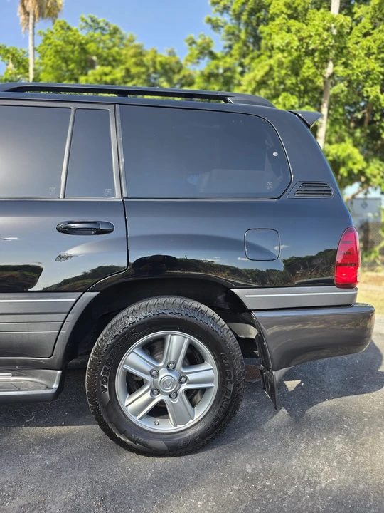 2007 Lexus LX 2nd Gen - Image 28 of 31