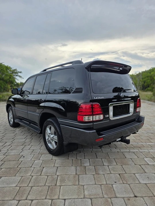 2007 Lexus LX 2nd Gen - Image 20 of 31