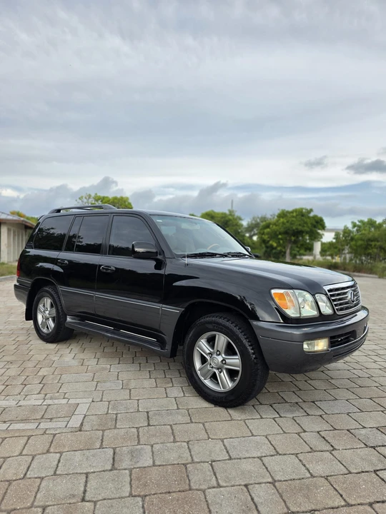2007 Lexus LX 2nd Gen - Image 10 of 31