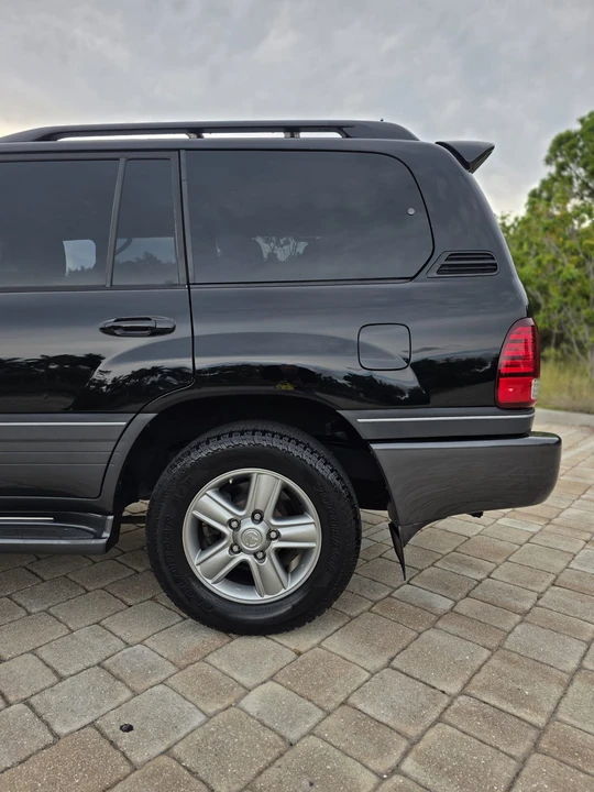 2007 Lexus LX 2nd Gen - Image 27 of 31