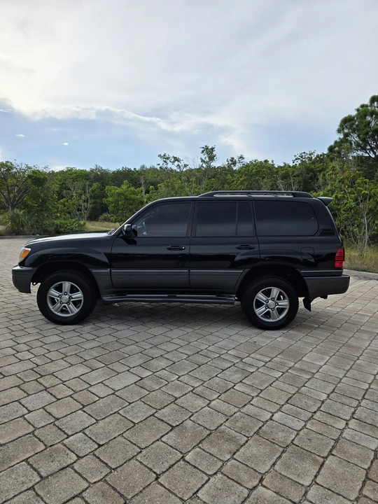 2007 Lexus LX 2nd Gen - Image 23 of 31