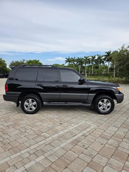 2007 Lexus LX 2nd Gen - Image 13 of 31