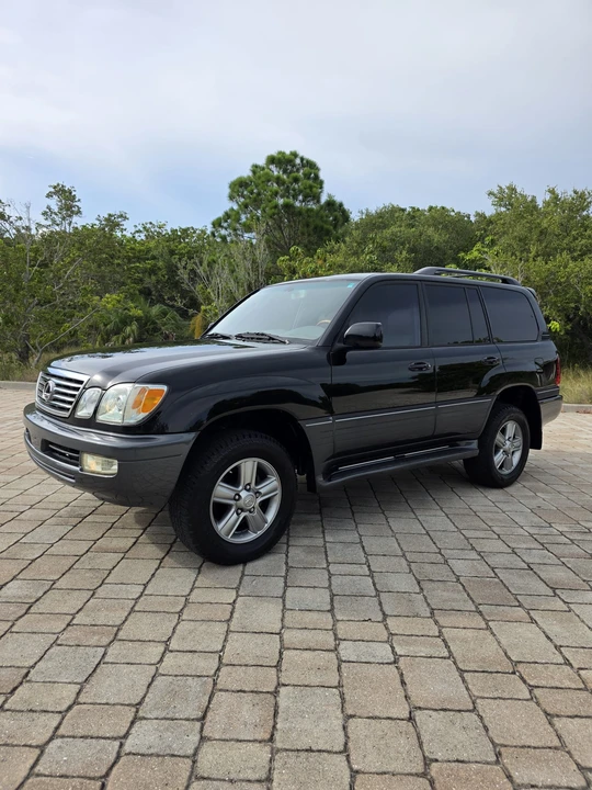2007 Lexus LX 2nd Gen - Image 2 of 31