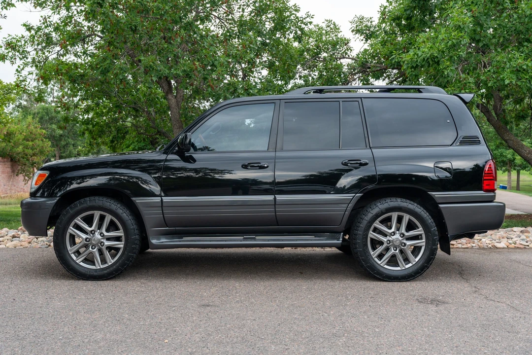 2007 Lexus LX 2nd Gen - Image 3 of 31