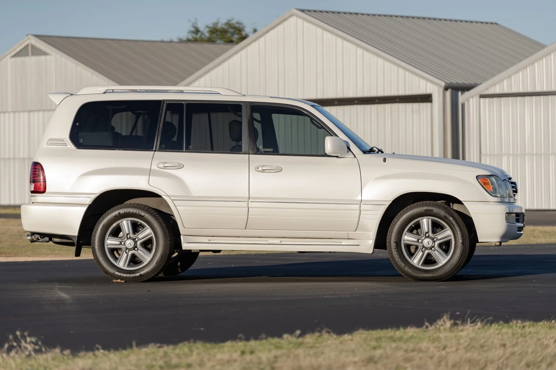 2007 Lexus LX 2nd Gen - Image 19 of 31