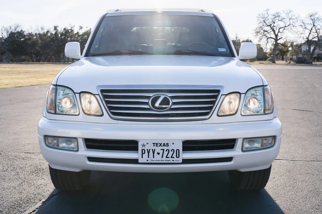 2007 Lexus LX 2nd Gen - Image 10 of 31