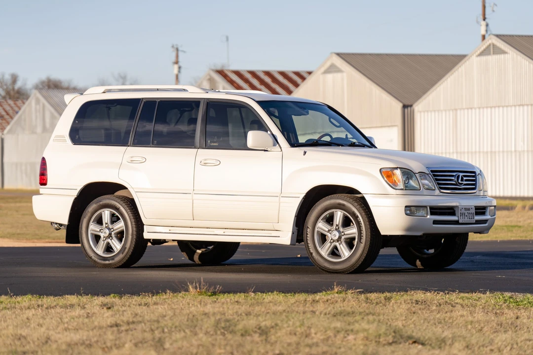 2007 Lexus LX 2nd Gen - Image 18 of 31