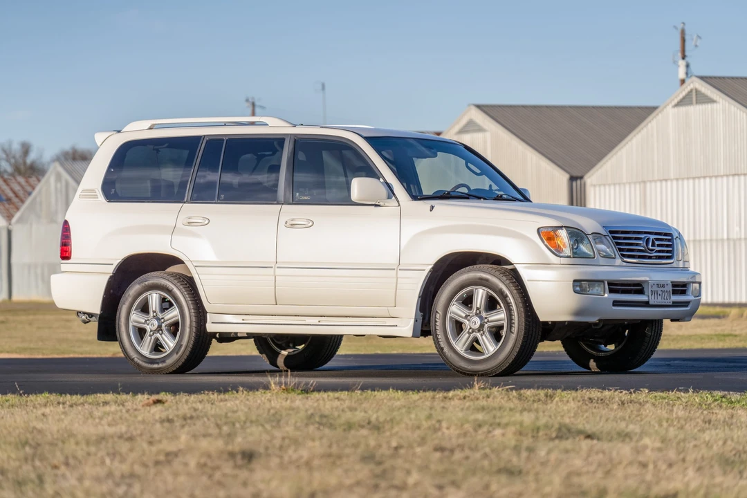 2007 Lexus LX 2nd Gen - Image 17 of 31