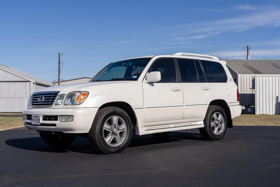 2007 Lexus LX 2nd Gen - Image 2 of 31