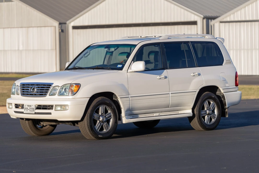 2007 Lexus LX 2nd Gen - Image 3 of 31