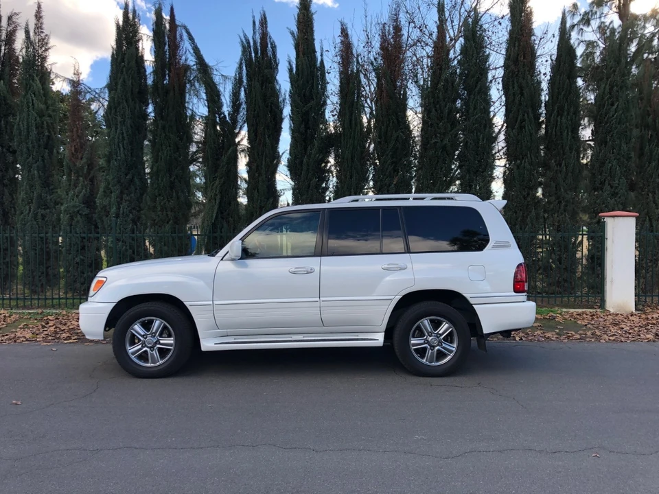 2007 Lexus LX 2nd Gen - Image 7 of 31