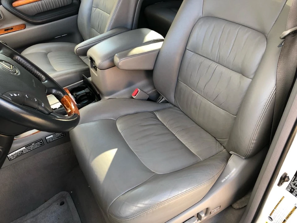 2007 Lexus LX 2nd Gen - Image 25 of 31