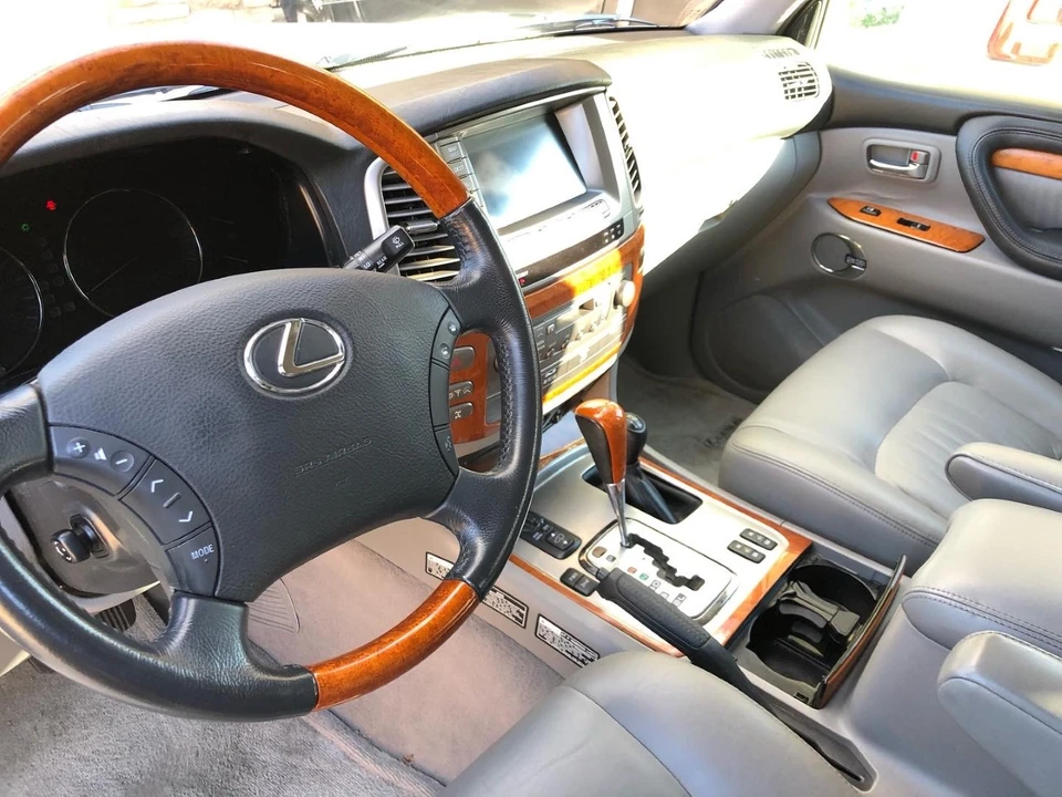 2007 Lexus LX 2nd Gen - Image 30 of 31