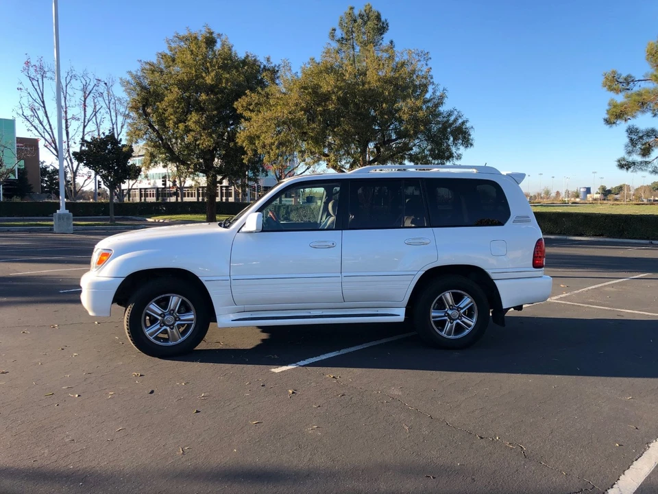 2007 Lexus LX 2nd Gen - Image 8 of 31