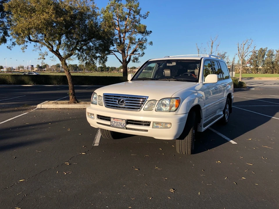 2007 Lexus LX 2nd Gen - Image 5 of 31
