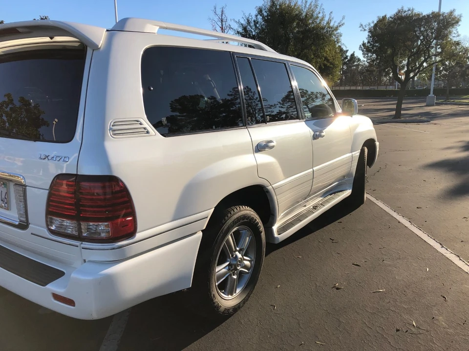 2007 Lexus LX 2nd Gen - Image 15 of 31