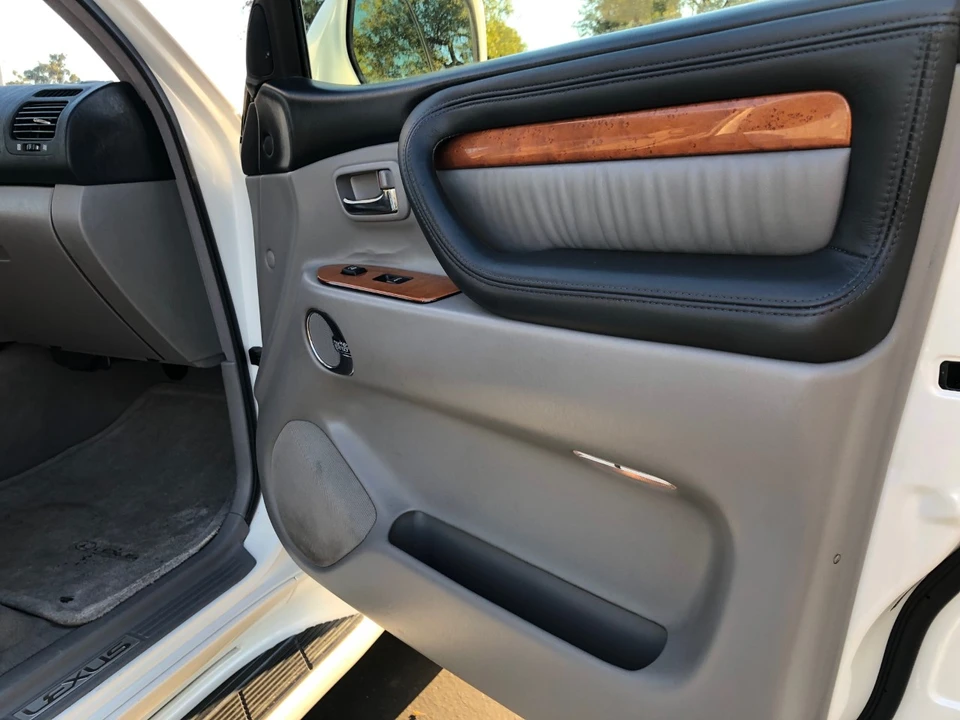 2007 Lexus LX 2nd Gen - Image 28 of 31