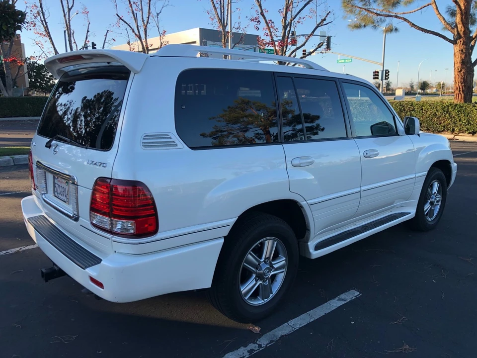 2007 Lexus LX 2nd Gen - Image 12 of 31