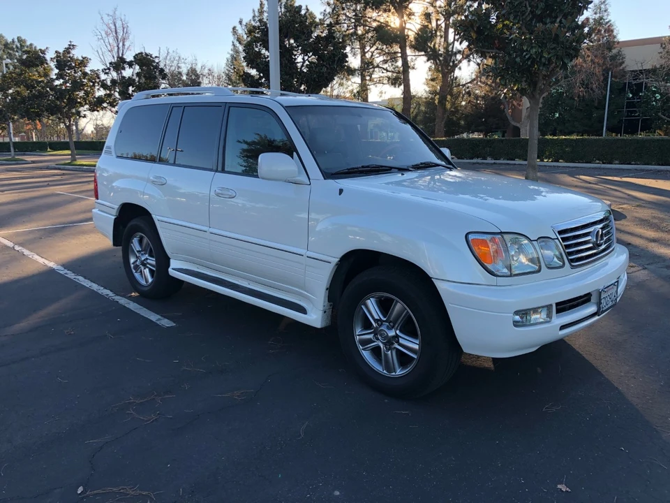 2007 Lexus LX 2nd Gen - Image 2 of 31