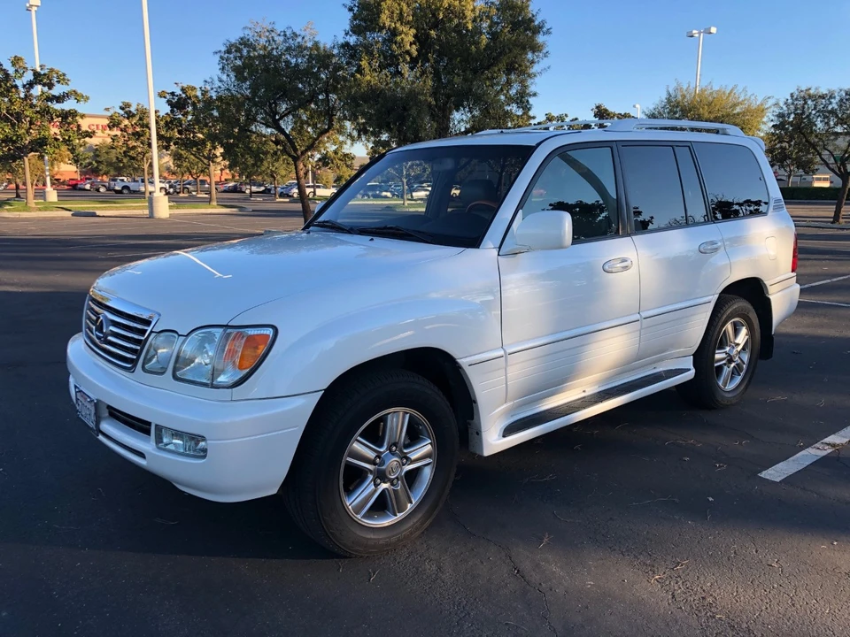 2007 Lexus LX 2nd Gen - Image 4 of 31