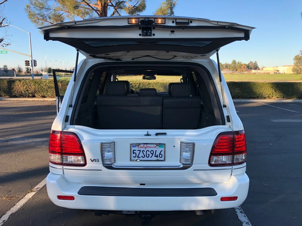 2007 Lexus LX 2nd Gen - Image 11 of 31
