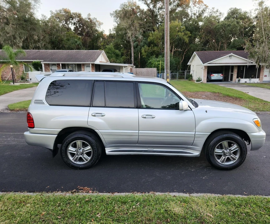 2007 Lexus LX 2nd Gen - Image 11 of 31