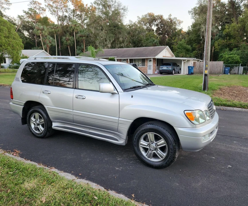 2007 Lexus LX 2nd Gen - Image 10 of 31
