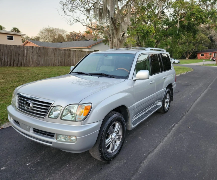 2007 Lexus LX 2nd Gen - Image 4 of 31