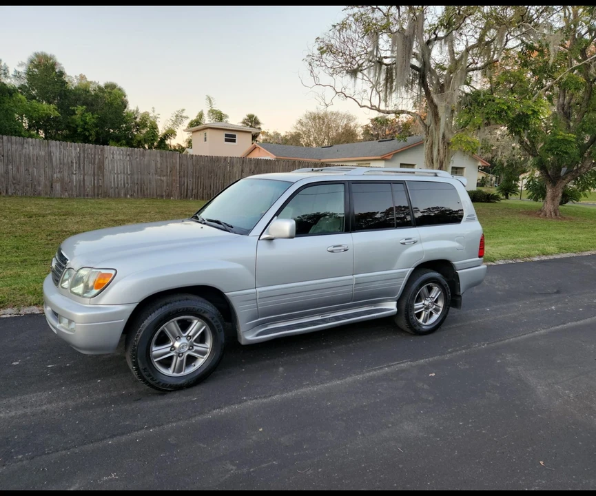 2007 Lexus LX 2nd Gen - Image 2 of 31