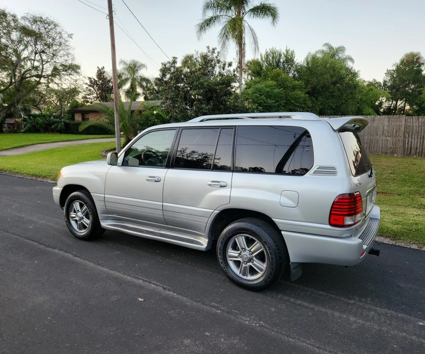 2007 Lexus LX 2nd Gen - Image 16 of 31