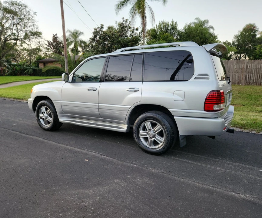 2007 Lexus LX 2nd Gen - Image 17 of 31