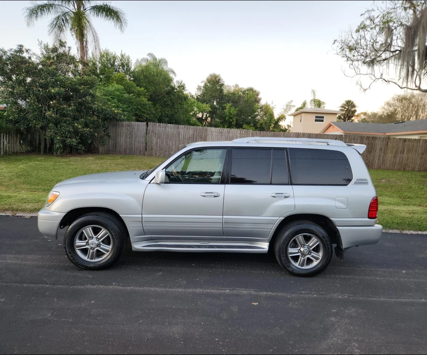 2007 Lexus LX 2nd Gen - Image 19 of 31