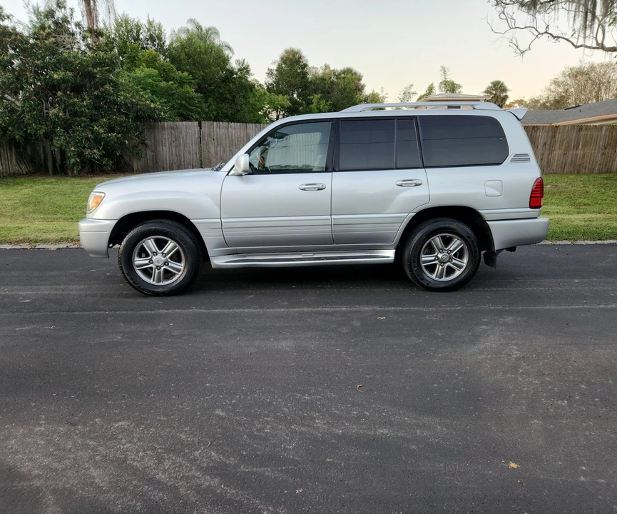 2007 Lexus LX 2nd Gen - Image 20 of 31
