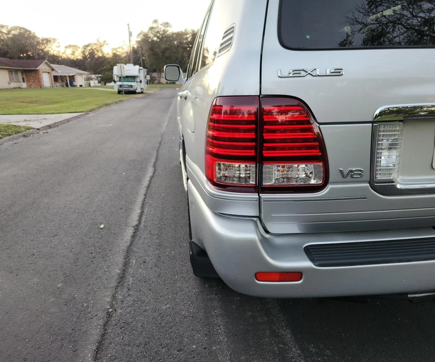 2007 Lexus LX 2nd Gen - Image 22 of 31