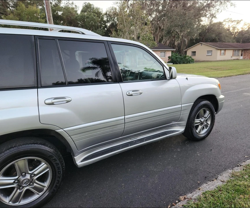 2007 Lexus LX 2nd Gen - Image 25 of 31