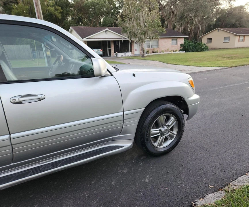 2007 Lexus LX 2nd Gen - Image 26 of 31
