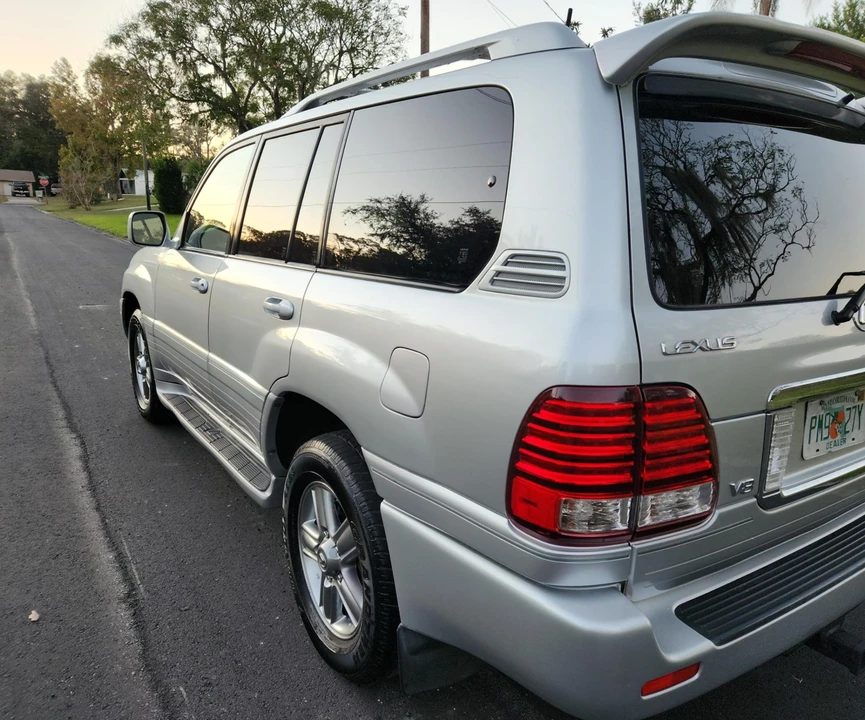2007 Lexus LX 2nd Gen - Image 21 of 31