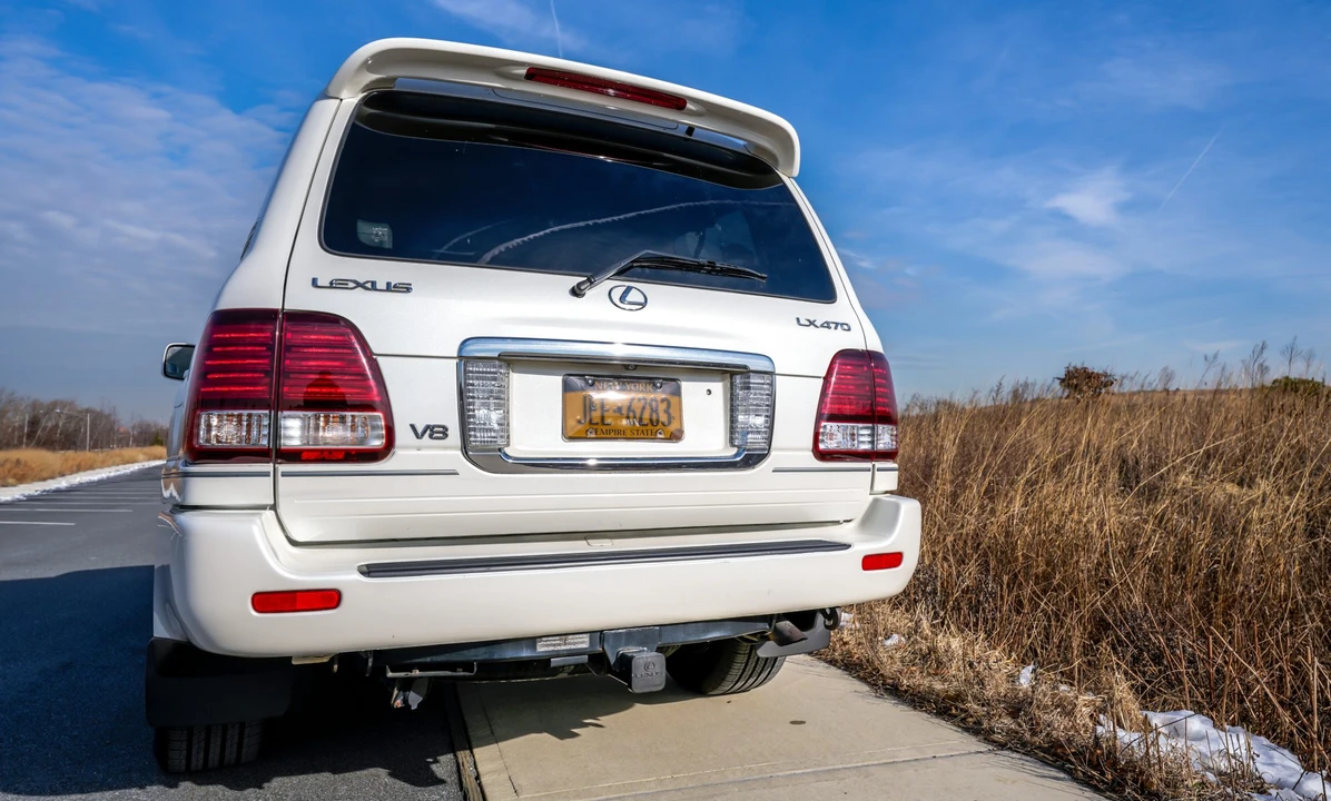 2007 Lexus LX 2nd Gen - Image 6 of 31