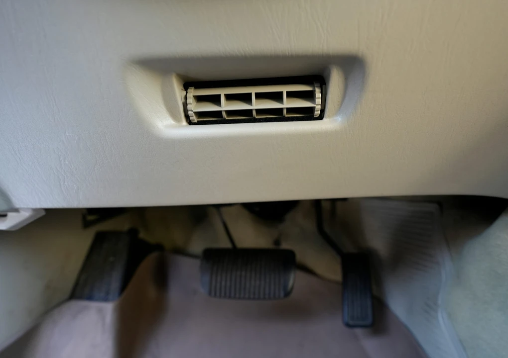 2007 Lexus LX 2nd Gen - Image 26 of 31