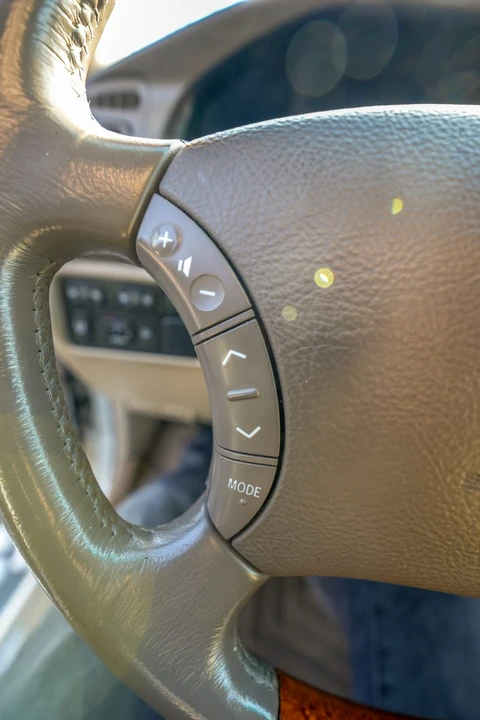 2007 Lexus LX 2nd Gen - Image 28 of 31