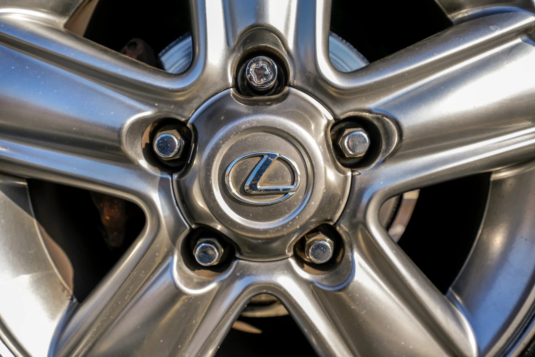 2007 Lexus LX 2nd Gen - Image 15 of 31