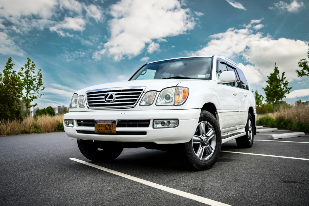 2007 Lexus LX 2nd Gen - Image 2 of 31