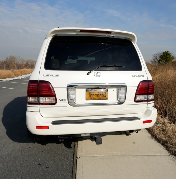 2007 Lexus LX 2nd Gen - Image 4 of 31
