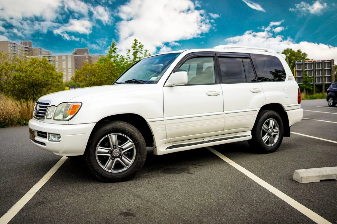2007 Lexus LX 2nd Gen - Image 3 of 31